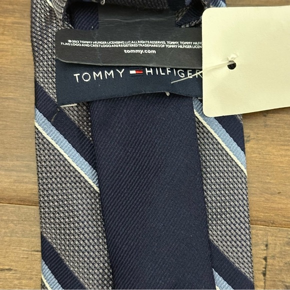 Tommy Hilfiger Men's Silk Blend Tie Gray Blue Stripe ~ MSRP: $65 - Picture 5 of 5
